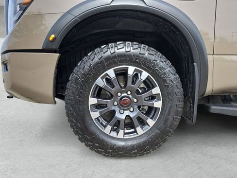 Used 2024 Nissan Titan PRO-4X image 23