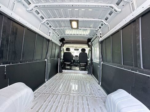 Used 2026 RAM ProMaster 2500 w/ Convenience Group FWD image 9