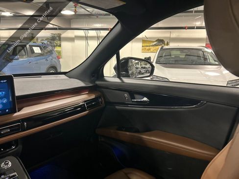 Used 2023 Lincoln Nautilus Reserve image 24