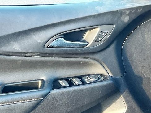 Used 2024 Chevrolet Equinox Premier image 17