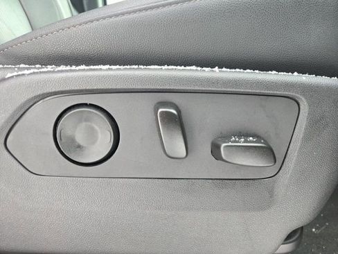 Used 2025 GMC Sierra 1500 SLT image 43