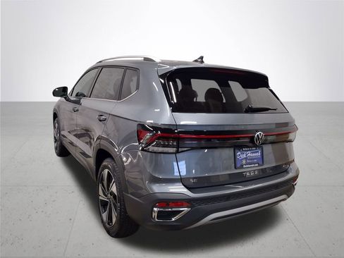 New 2025 Volkswagen Taos SE image 11