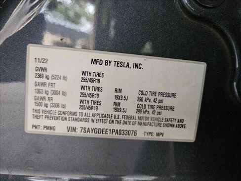 Used 2023 Tesla Model Y Long Range AWD/4WD image 18