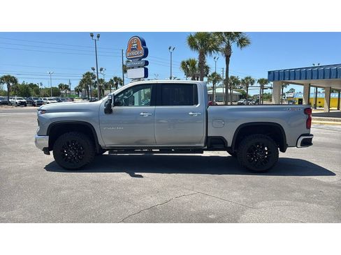Used 2024 Chevrolet Silverado 2500 LTZ AWD/4WD image 2