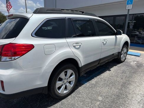 Used 2011 Subaru Outback 2.5i Premium w/ Popular Equipment Group 1A AWD/4WD image 3