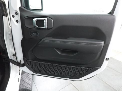 Used 2023 Jeep Wrangler Unlimited Sahara w/ Cold Weather Group AWD/4WD image 32
