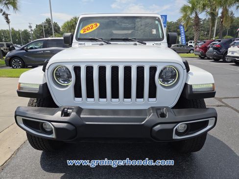 Used 2023 Jeep Wrangler Unlimited Sahara w/ LED Lighting Group AWD/4WD image 8