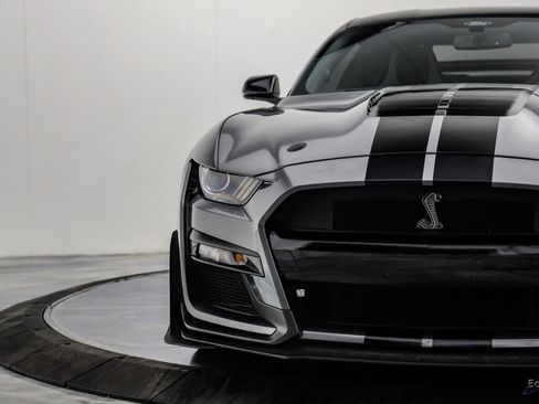 Used 2021 Ford Mustang Shelby GT500 w/ Carbon Fiber Track Pack RWD image 37