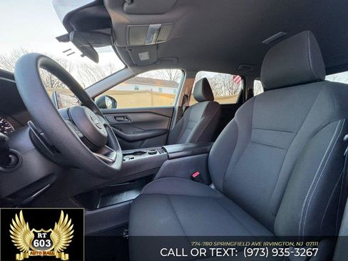 Used 2024 Nissan Rogue S image 12