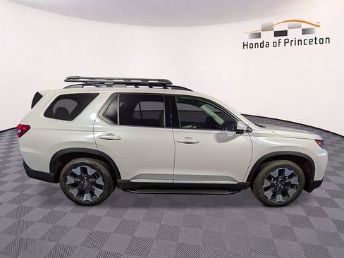 New 2026 Honda Pilot Elite image 2