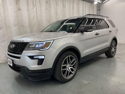 Used 2018 Ford Explorer Sport AWD/4WD image 4