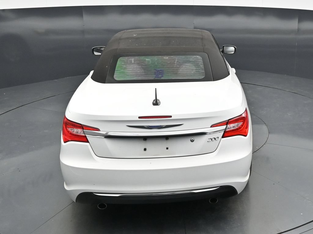 Used 2012 Chrysler 200 Touring FWD image 23
