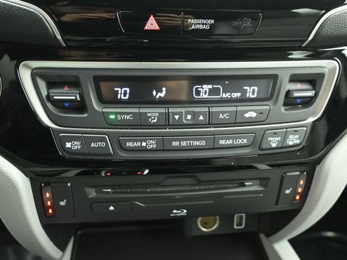 Used 2020 Honda Pilot Touring image 18