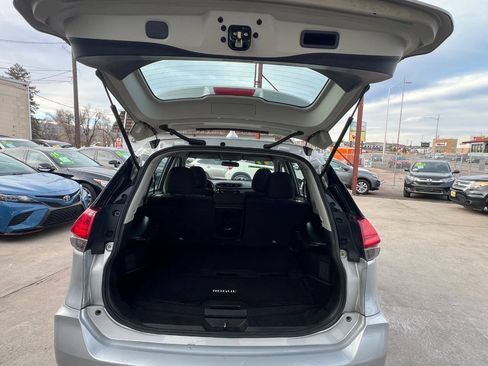 Used 2017 Nissan Rogue S FWD image 7