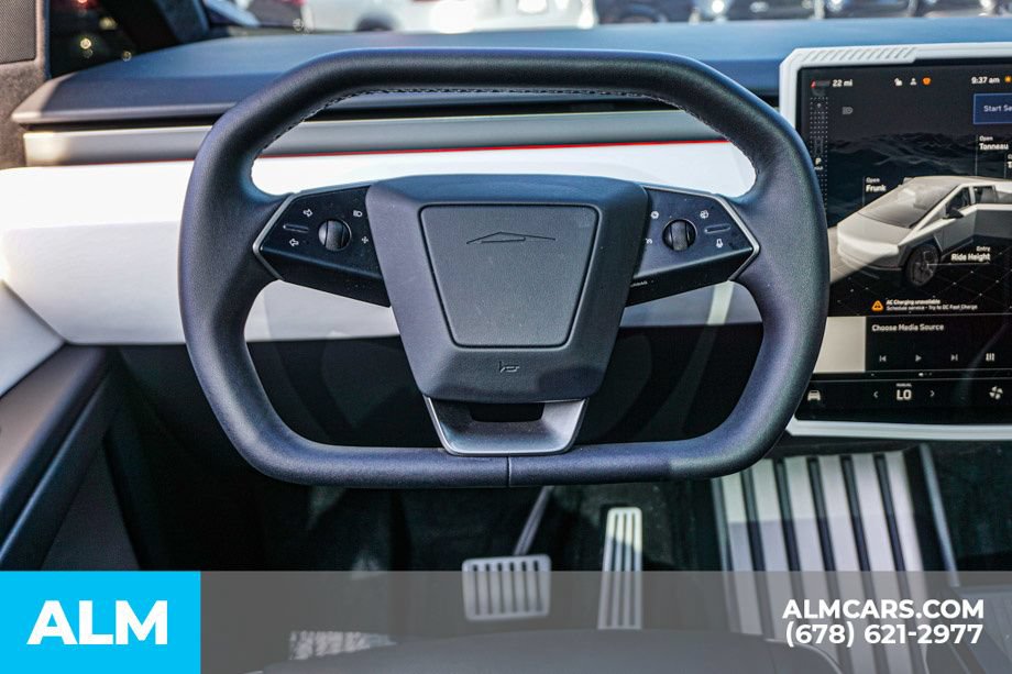 Used 2024 Tesla Cybertruck AWD Crew Cab image 29