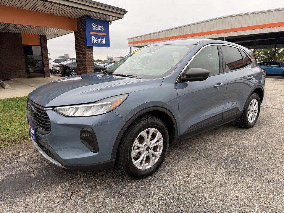 Used 2024 Ford Escape Active AWD/4WD image 1