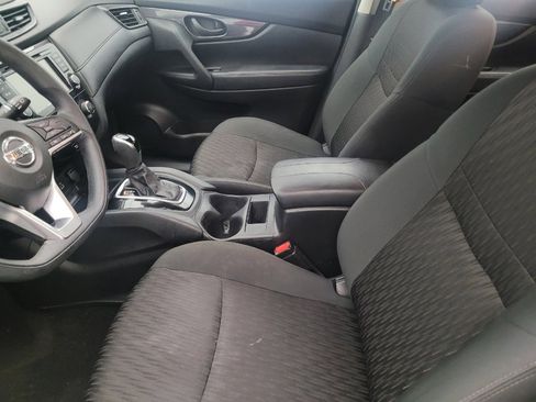 Used 2020 Nissan Rogue S FWD image 17