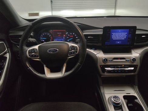 Used 2022 Ford Explorer XLT image 22