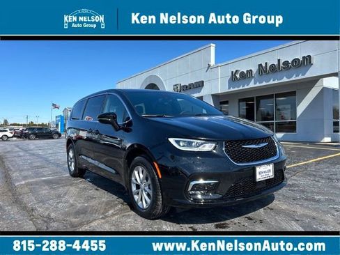 New 2026 Chrysler Pacifica Limited AWD/4WD image 1