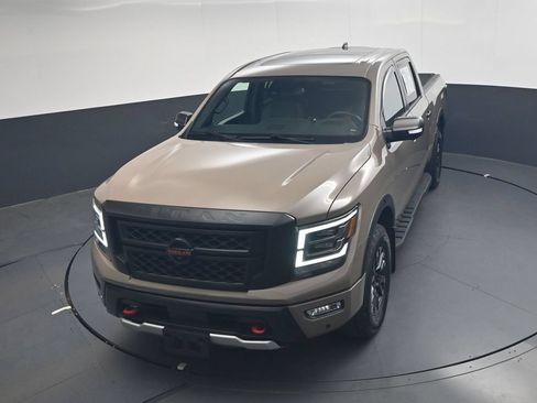 Used 2022 Nissan Titan PRO-4X w/ Pro-4x Convenience Package AWD/4WD image 37