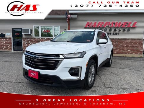 Used 2024 Chevrolet Traverse LT w/ LPO, Floor Liner Package AWD/4WD image 1
