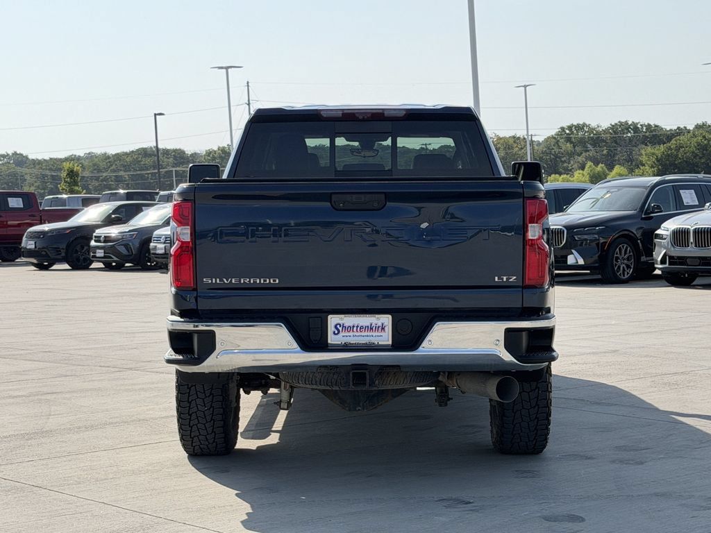 Used 2020 Chevrolet Silverado 2500 LTZ w/ LTZ Premium Package AWD/4WD image 5