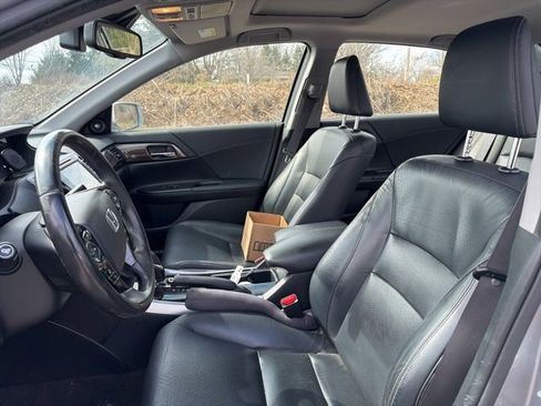 Used 2017 Honda Accord Touring image 18