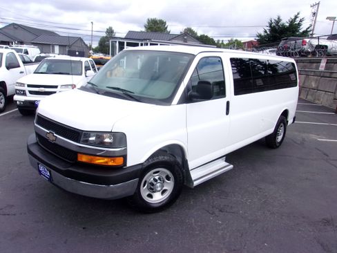Used 2016 Chevrolet Express 3500 LT w/ LT Preferred Equipment Group image 10