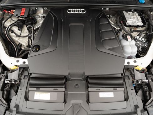 Certified 2023 Audi Q7 2.0T Premium w/ Convenience Package AWD/4WD image 34