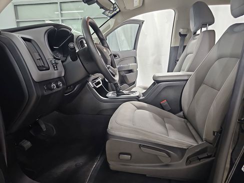 Certified 2019 Chevrolet Colorado W/T w/ Custom Special Edition AWD/4WD image 18