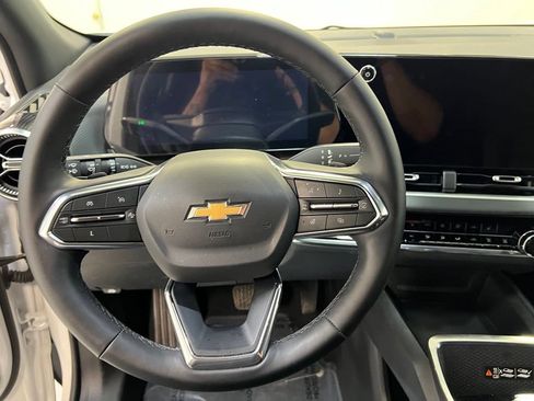 Used 2025 Chevrolet Equinox LT w/ Convenience Package II FWD image 19