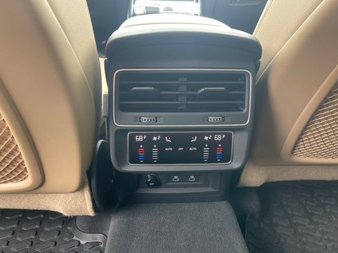 Used 2025 Audi Q8 Premium Plus w/ Premium Plus Package AWD/4WD image 26