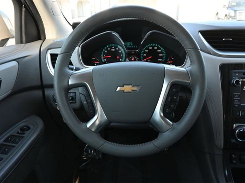 Used 2014 Chevrolet Traverse LT image 8