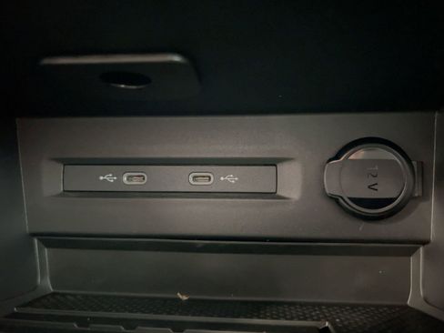 New 2026 Volkswagen Taos SE image 31