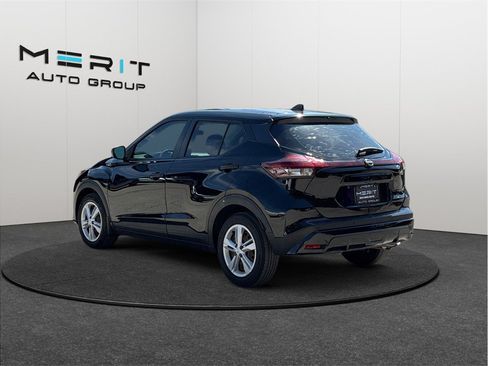 Used 2022 Nissan Kicks S FWD image 7