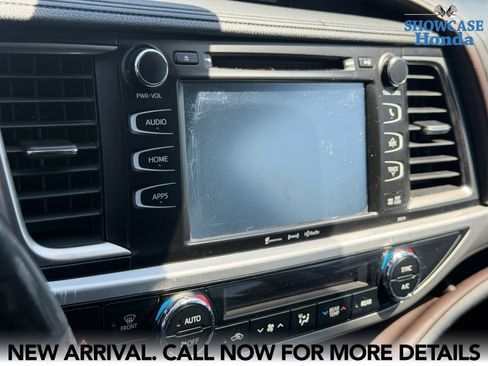 Used 2017 Toyota Highlander XLE FWD image 8