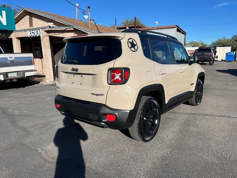 Used 2017 Jeep Renegade Trailhawk image 5