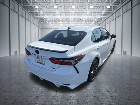 Used 2023 Toyota Camry SE w/ Convenience Package FWD image 5