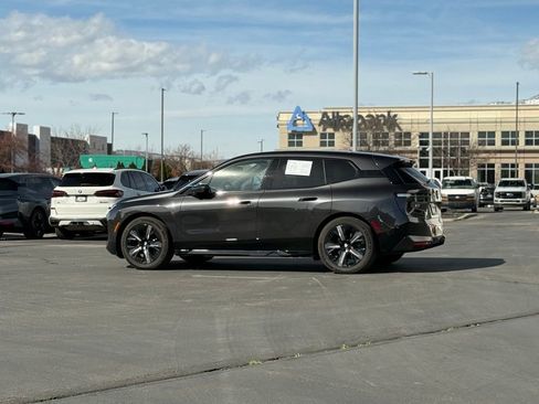 Used 2025 BMW iX xDrive50 w/ Premium Package image 7