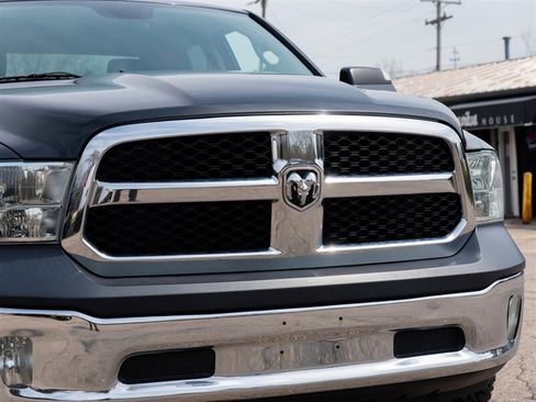 Used 2017 RAM 1500 ST w/ SXT Appearance Group AWD/4WD image 9