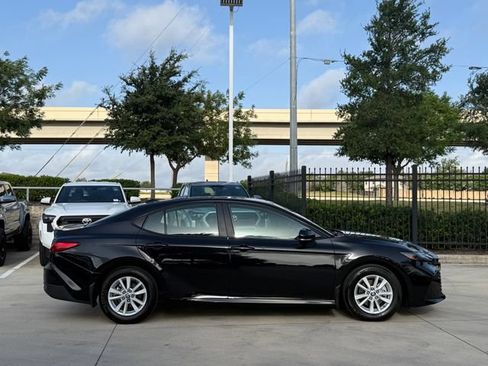 Used 2026 Toyota Camry LE w/ Convenience Package FWD image 6