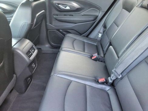 Certified 2024 GMC Terrain SLT w/ Infotainment Package II image 13