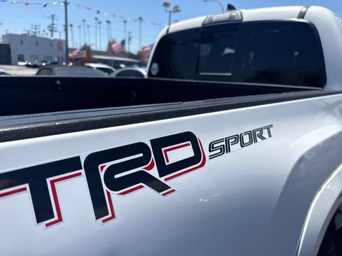 Used 2017 Toyota Tacoma 2WD Double Cab image 16