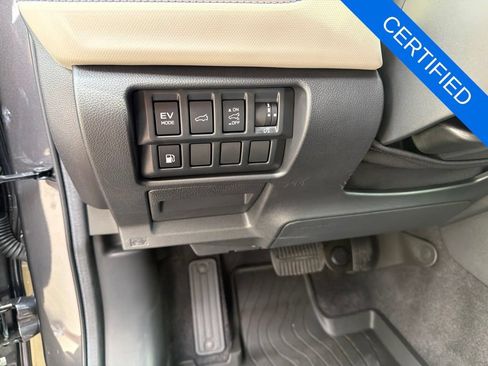 Used 2026 Subaru Forester Premium AWD/4WD image 12