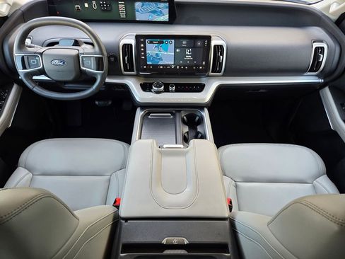 Used 2025 Ford Expedition Max Active image 16