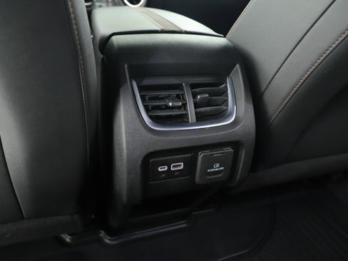 Used 2022 Chevrolet Blazer Premier image 25