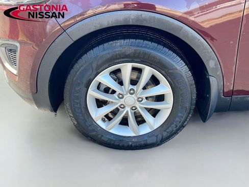 Used 2018 Kia Sorento LX image 40