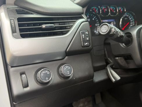Used 2015 Chevrolet Tahoe LT AWD/4WD image 25