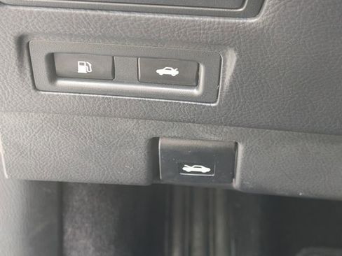 Used 2016 Lexus LS 460 image 38