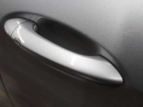 Used 2023 Chevrolet TrailBlazer RS w/ Technology Package image 9